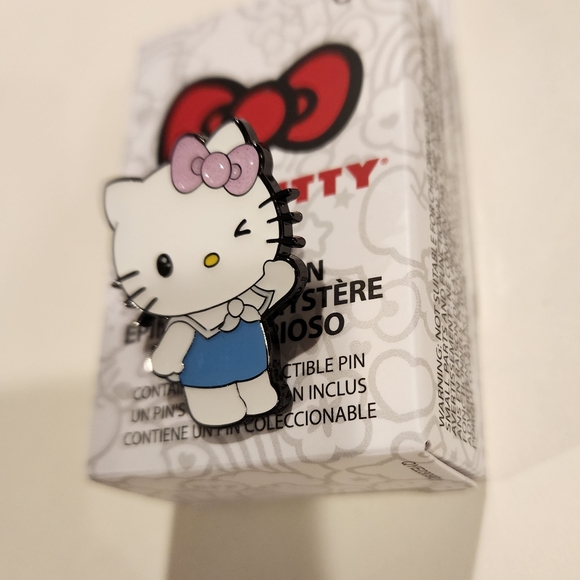 Loungefly Hello Kitty Glitter Mermaid Blind Box Enamel Pin Sailor Opened - Picture 4 of 10